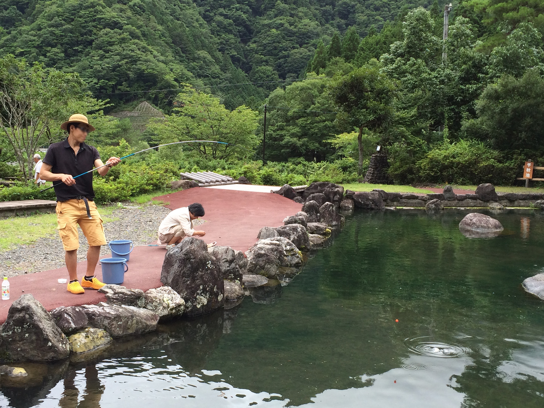やまめ釣り 魚魚の里 梅ヶ島新田温泉 黄金の湯